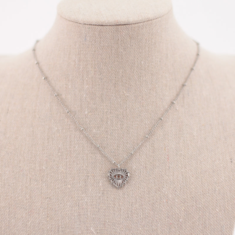 Collar corazón ojo